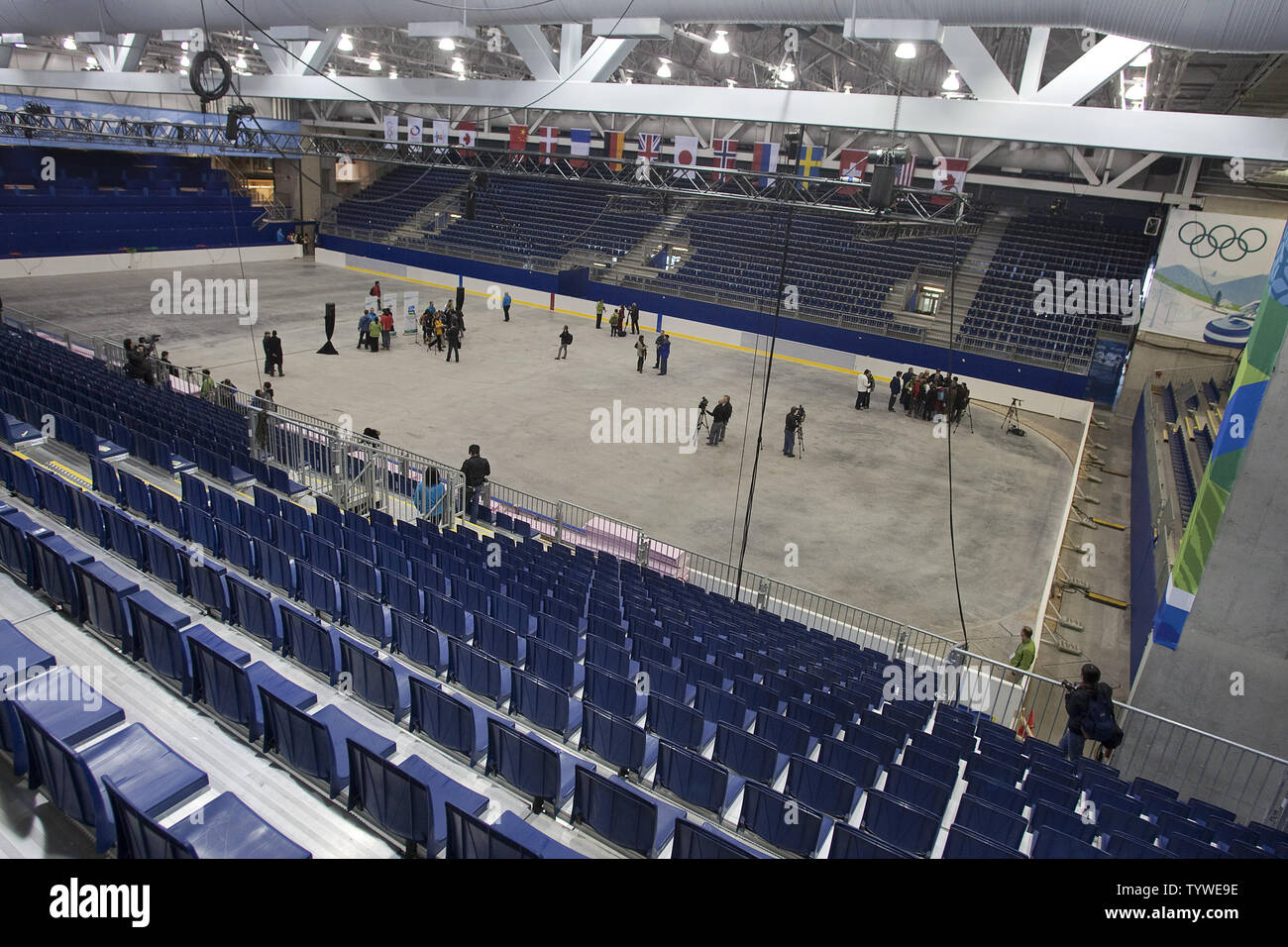 Les médias nationaux et internationaux la tour Centre olympique de Vancouver à Vancouver (Colombie-Britannique), le 19 janvier 2010. Dans les dernières étapes de préparation le Centre d'une capacité de 6 000 sera l'hôte de la compétition de curling lors des Jeux Olympiques d'hiver de 2010 à Vancouver. UPI /Heinz Ruckemann Banque D'Images