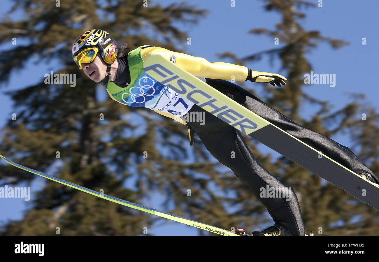 Le Japon Noriaki Kasai saute à la première place dans le Grand Saut à Ski Hill Phase de qualification des épreuves individuelles au Parc olympique de Whistler durant les Jeux Olympiques d'hiver de 2010 à Vancouver, à Whistler (Colombie-Britannique), le 19 février 2010. UPI /Heinz Ruckemann Banque D'Images