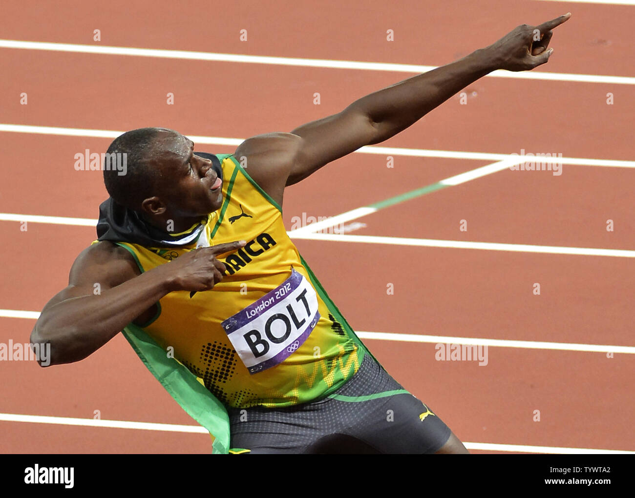 https://c8.alamy.com/compfr/tywta2/usain-bolt-de-la-jamaique-des-gestes-aussi-un-archer-apres-avoir-remporte-la-medaille-d-or-chez-les-hommes-100m-finalsl-au-jeux-olympiques-d-ete-de-2012-le-5-aout-2012-a-londres-en-angleterre-ensemble-un-record-olympique-avec-un-temps-de-9-63-secondes-upi-mike-theiler-tywta2.jpg