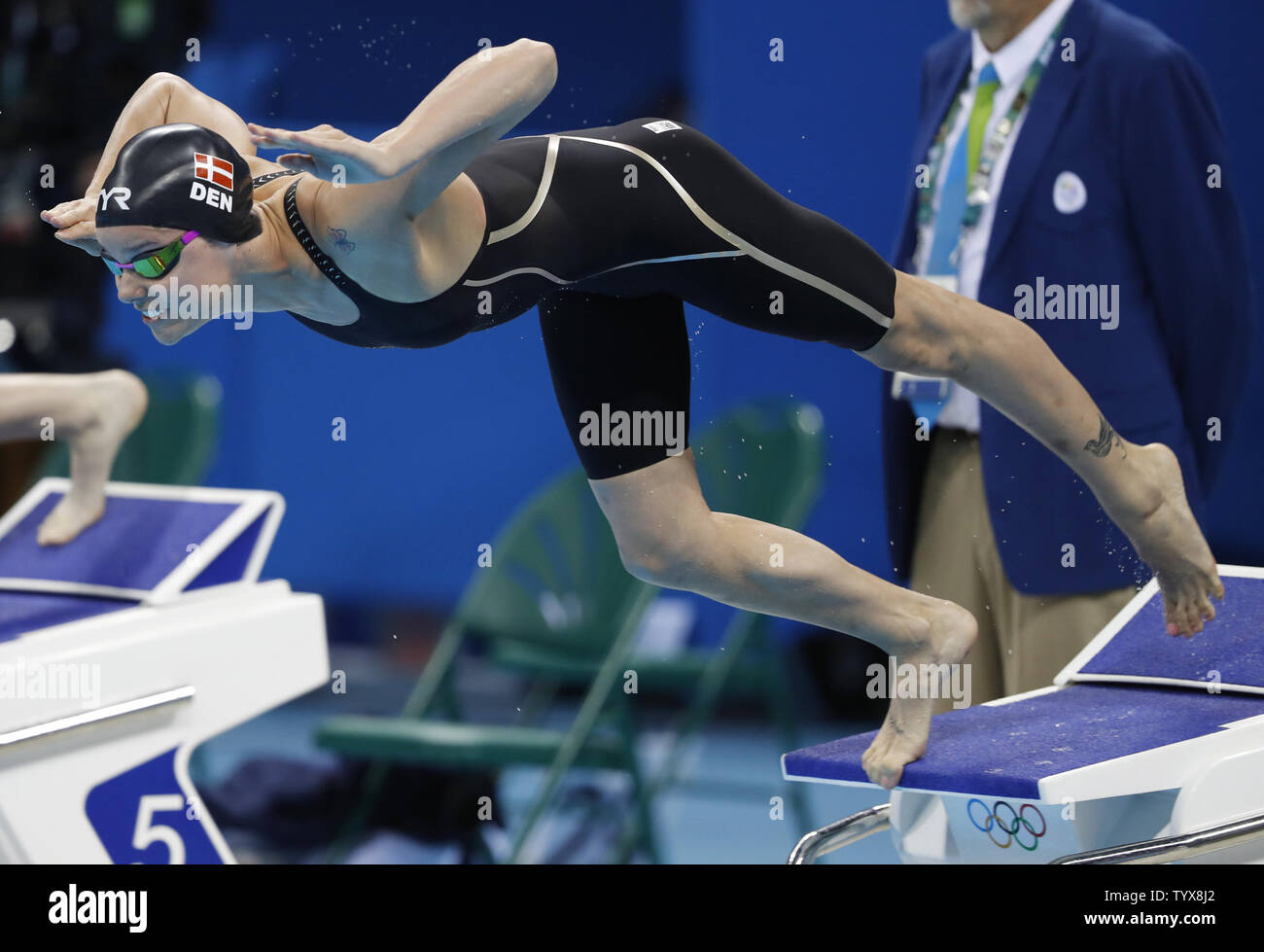 Pernille Blume de Danemark bondit hors du bloc de départ avant de