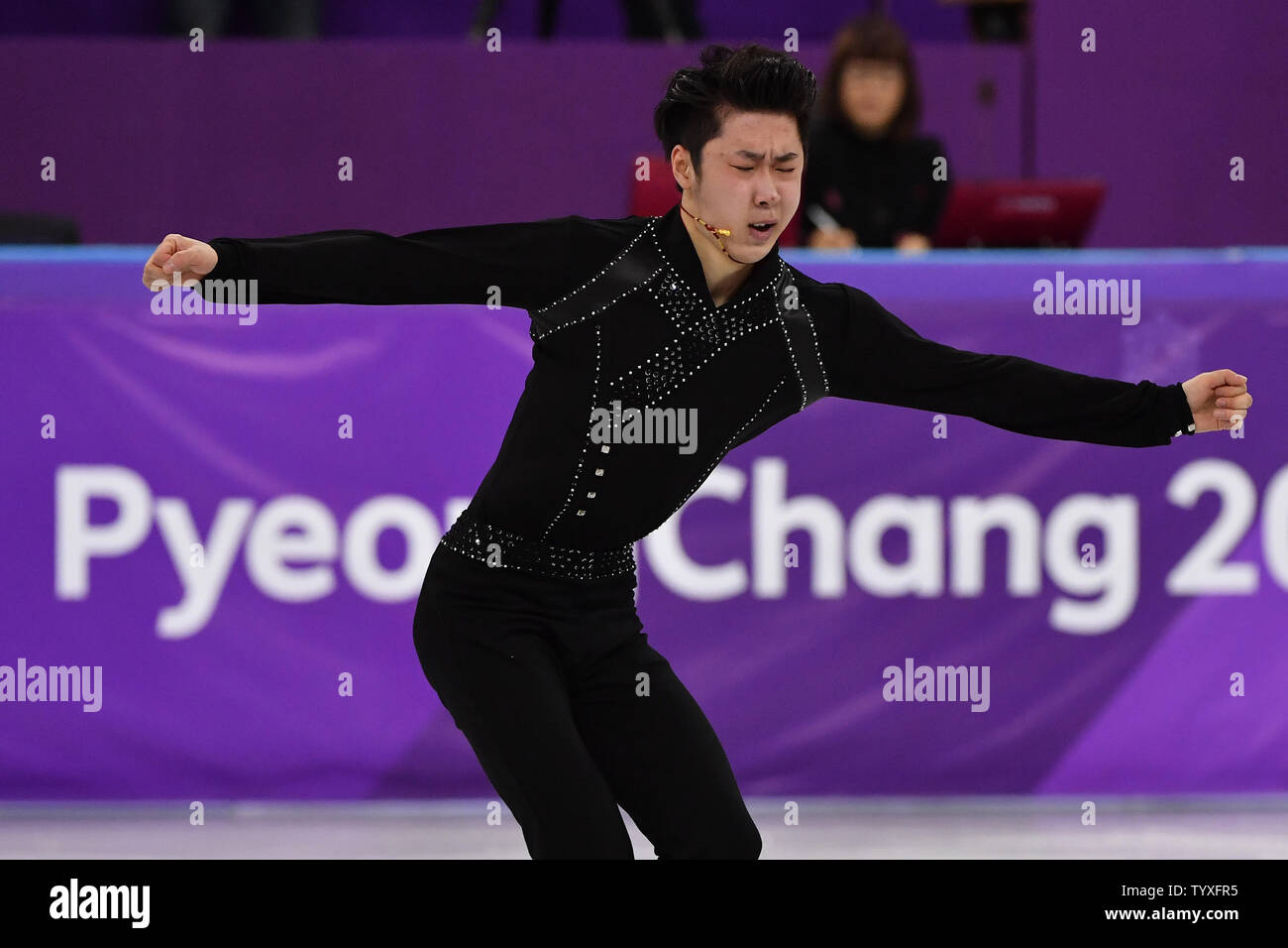 Boyang Jin de la concurrence de la Chine dans le programme court de patinage simple hommes au cours de l'hiver 2018 de Pyeongchang Jeux Olympiques, à l'Ice Arena à Gangneung Gangneung, Corée du Sud, le 16 février 2018. Photo de Richard Ellis/UPI Banque D'Images