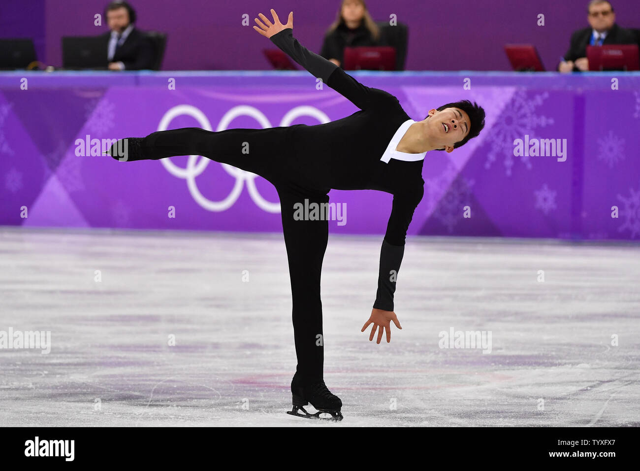 Nathan Chen de l'United States participe à la finale pour le programme court de patinage artistique unique au cours de l'hiver 2018 de Pyeongchang Jeux Olympiques, à l'Ice Arena à Gangneung Gangneung, Corée du Sud, le 17 février 2018. Photo de Richard Ellis/UPI Banque D'Images