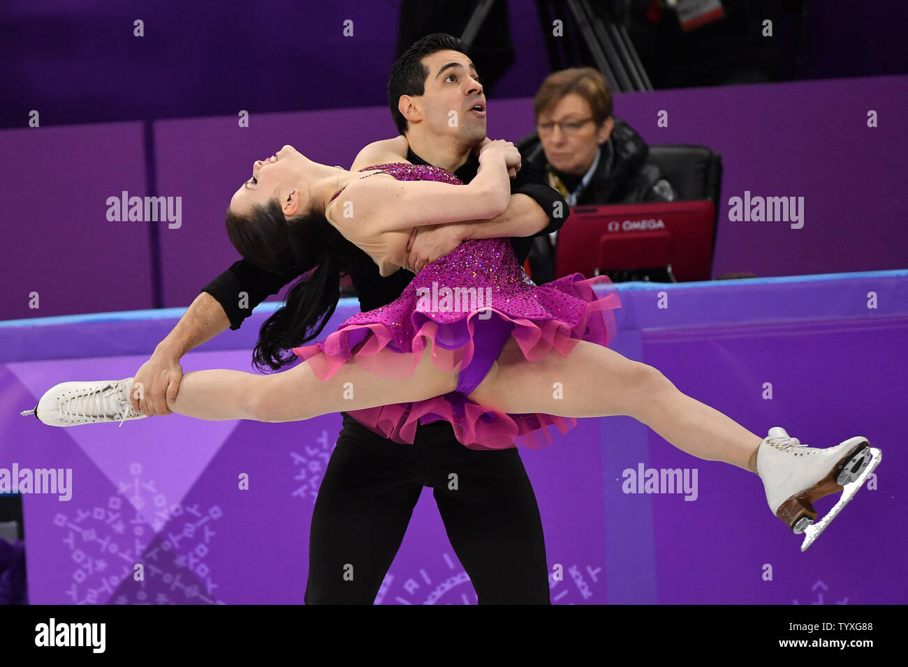 Anna Cappellini et Luca Lanotte de l'Italie en compétition en Danse Programme court au cours de l'événement des Jeux Olympiques d'hiver de Pyeongchang 2018, à l'Ice Arena à Gangneung Gangneung, Corée du Sud, le 19 février 2018. Photo de Richard Ellis/UPI Banque D'Images