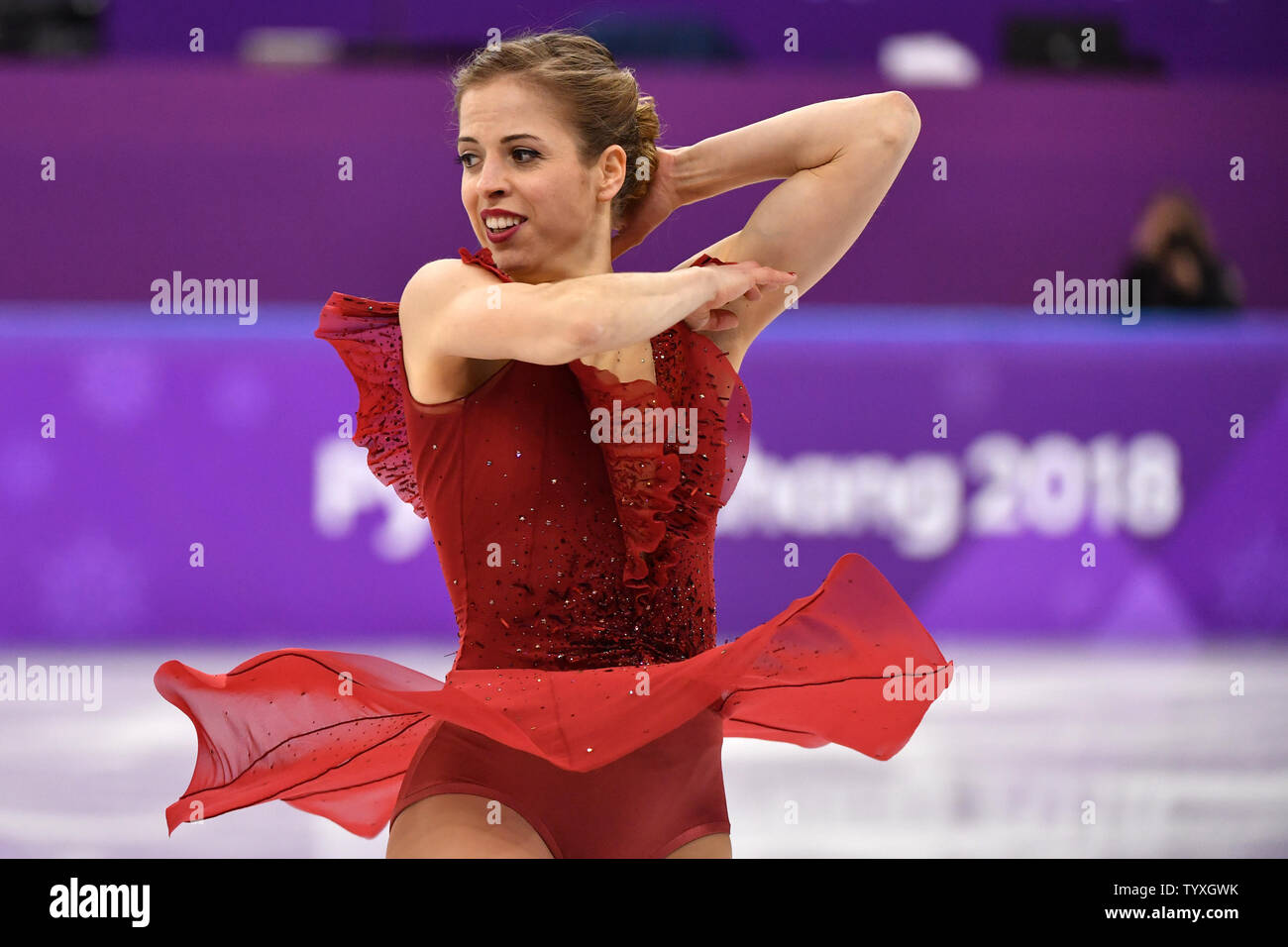 Carolina Kostner de l'Italie est en concurrence dans le programme court de patinage simple dames au cours de l'hiver 2018 de Pyeongchang Jeux Olympiques, à l'Ice Arena à Gangneung Gangneung, Corée du Sud, le 21 février 2018. Photo de Richard Ellis/UPI Banque D'Images