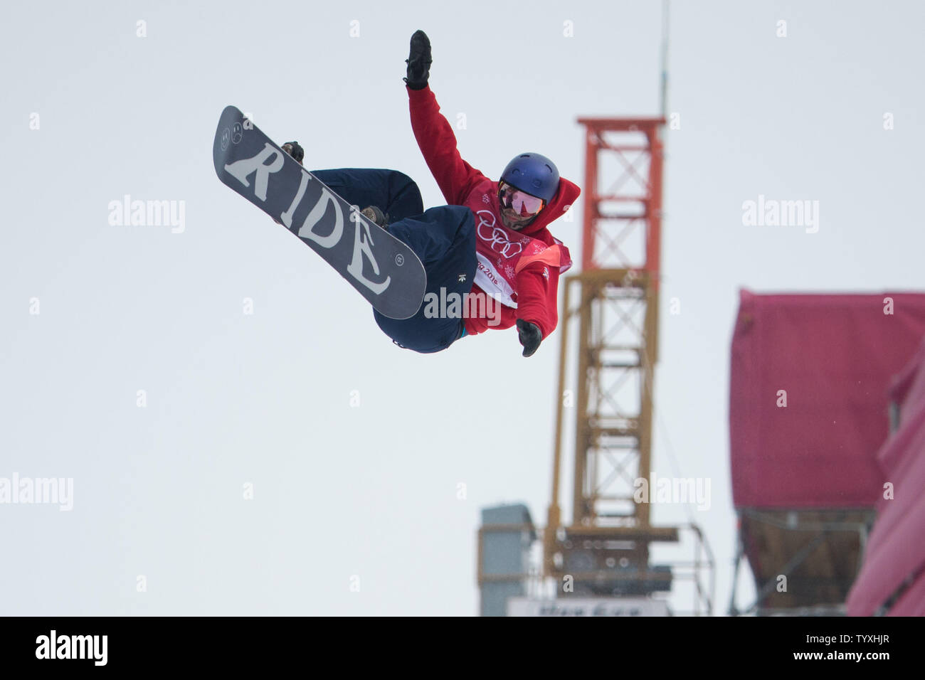 Billy Morgan de Grande-Bretagne est en compétition dans l'épreuve du Big Air Snowboard dans la finale aux Jeux Olympiques de 2018 à l'Alpensia Pyeongchang Saut à Ski Center à Pyeongchang, Corée du Sud le 24 février 2018. Morgan a pris le bronze à l'événement. Photo de Matthew Healey/UPI Banque D'Images