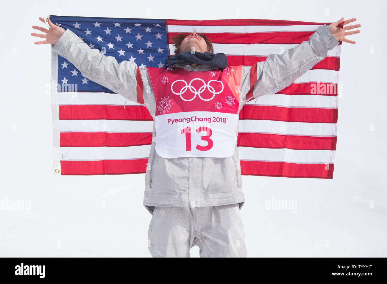 Kyle Mack des États-Unis célèbre sa médaille d'argent dans l'épreuve du Big Air Snowboard dans la finale aux Jeux Olympiques de 2018 à l'Alpensia Pyeongchang Saut à Ski Center à Pyeongchang, Corée du Sud le 24 février 2018. Photo de Matthew Healey/UPI Banque D'Images