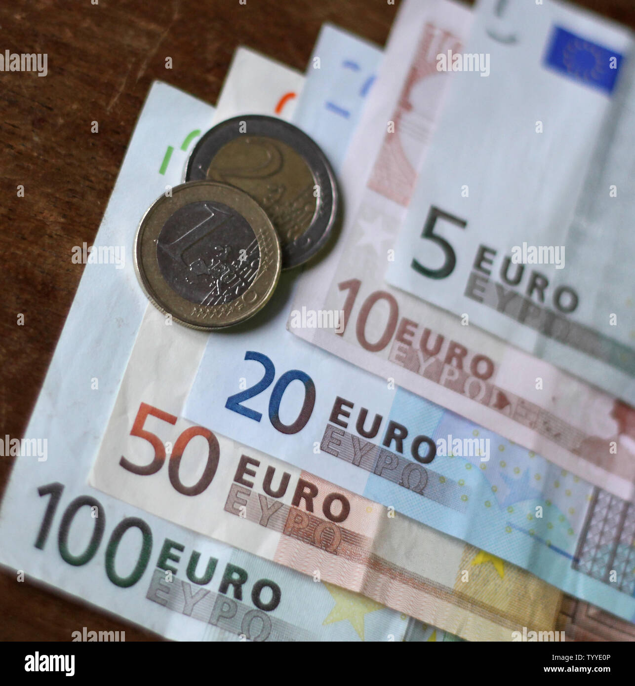 Les billets en euros ont vu à Paris le 7 juin 2012. La monnaie, utilisée par les pays de la zone euro, a récemment avec la dette publique qui concerne la Grèce, l'Espagne, le Portugal et l'Italie. UPI/ David Silpa Banque D'Images