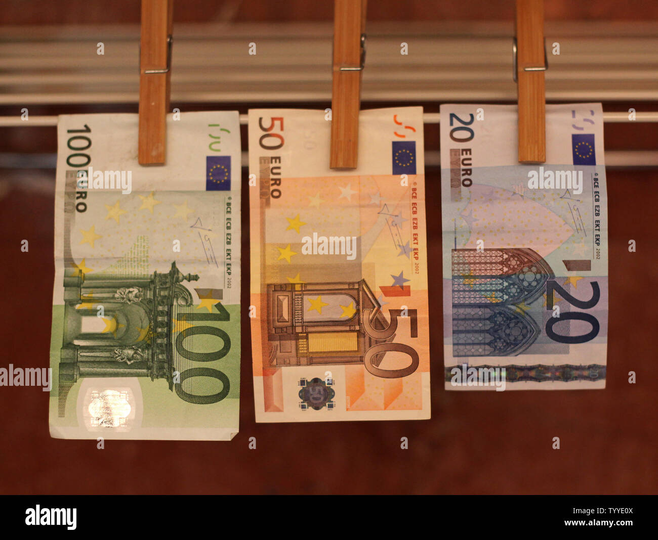 Les billets en euros ont vu à Paris le 7 juin 2012. La monnaie, utilisée par les pays de la zone euro, a récemment avec la dette publique qui concerne la Grèce, l'Espagne, le Portugal et l'Italie. UPI/ David Silpa Banque D'Images