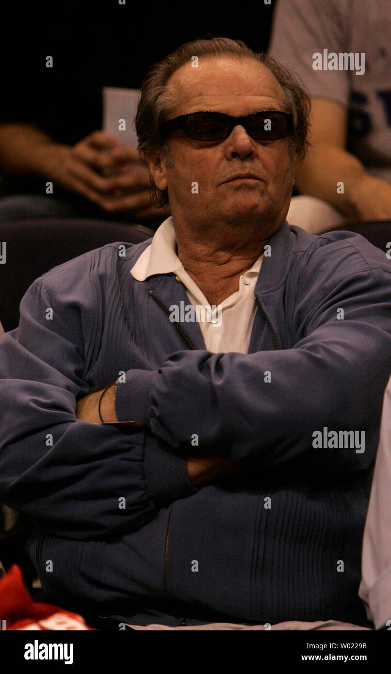 Jack Nicholson est à la Chambre depuis le début de la cinquième partie de la deuxième série Division de l'ouest de la NBA play offs entre les Los Angeles Clippers et les Phoenix Suns de Phoenix, AZ 16 mai 2006. (Photo d'UPI/Will Powers) Banque D'Images