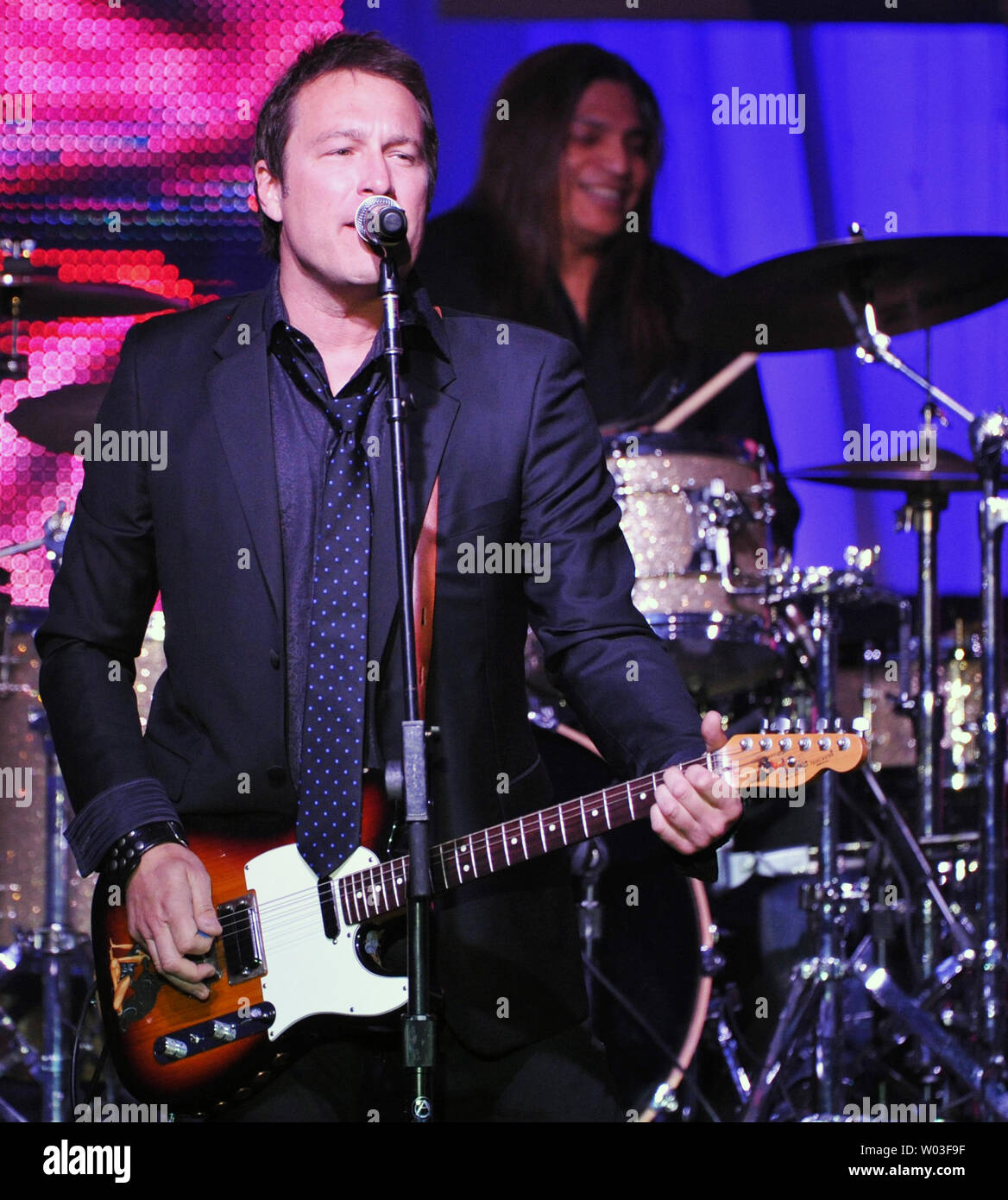 John Corbett en prestation au Muhammad Ali Celebrity Fight Night au Marriott Desert Ridge Resort à Phoenix, Arizona, le 24 mars 2012. UPI/Art Foxall Banque D'Images