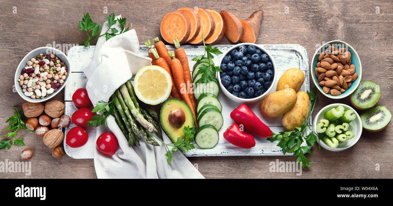 Les meilleurs aliments alcalines élevées. Végétalien, régime alcalin concept. Panorama, bannière. Vue d'en haut Banque D'Images