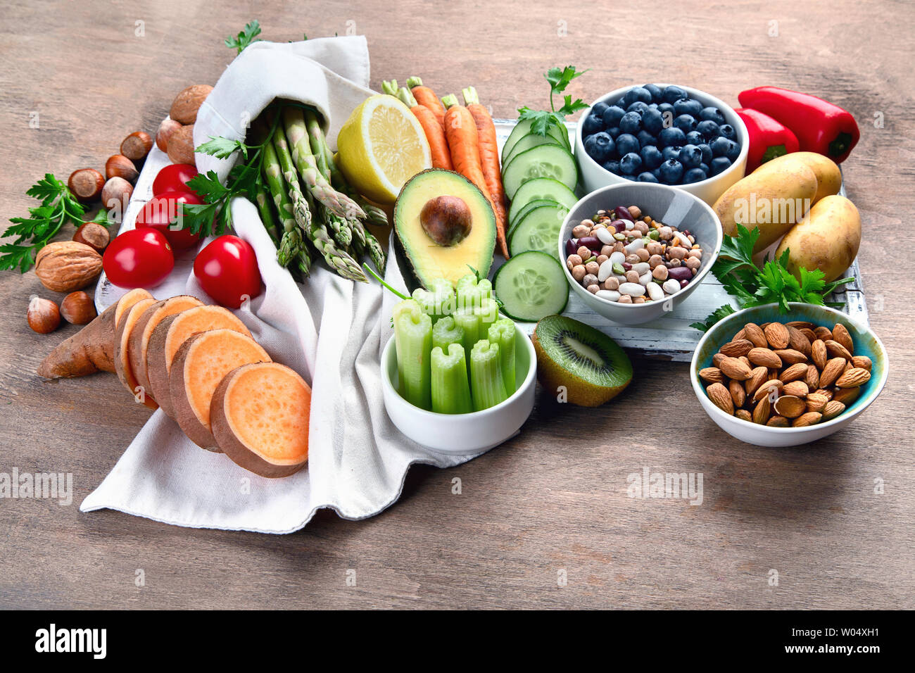 Les meilleurs aliments alcalines élevées. Végétalien, régime alcalin concept Banque D'Images