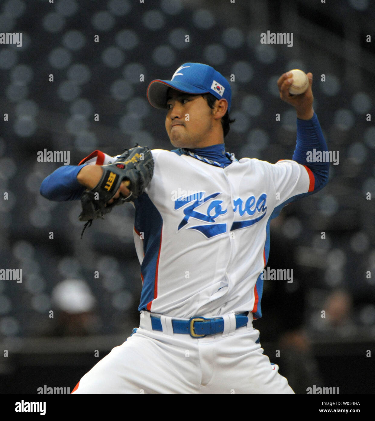 La Corée équipe Wonsam Jang emplacements contre le Japon lors de la ronde 2 de la World Baseball Classic au Petco Park de San Diego, le 19 mars 2009. ( UPI Photo/Earl S. Cryer) Banque D'Images