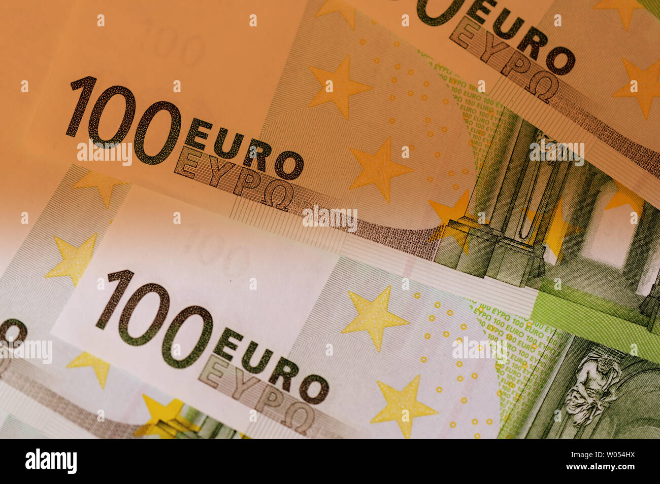 Hundred euro notes Banque de photographies et d'images à haute résolution -  Alamy
