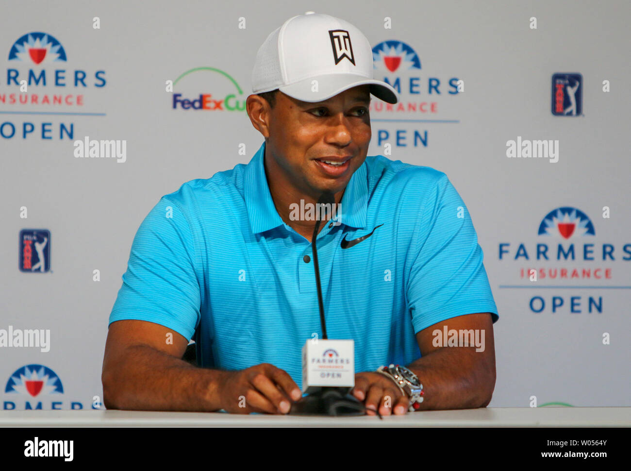 Tiger Woods répond aux questions lors de la conférence de presse le Pro-Am tour de l'assurance des agriculteurs ouvrent à Torrey Pines de La Jolla, Californie le 24 janvier 2018. Woods, l'ancien no 1 golfeur dans le monde, présentera son premier départ dans un tournoi PGA dans une année. Il dit qu'il veut jouer un horaire complet d'être prêts pour les maîtres. Photo par Howard Shen/UPI Banque D'Images