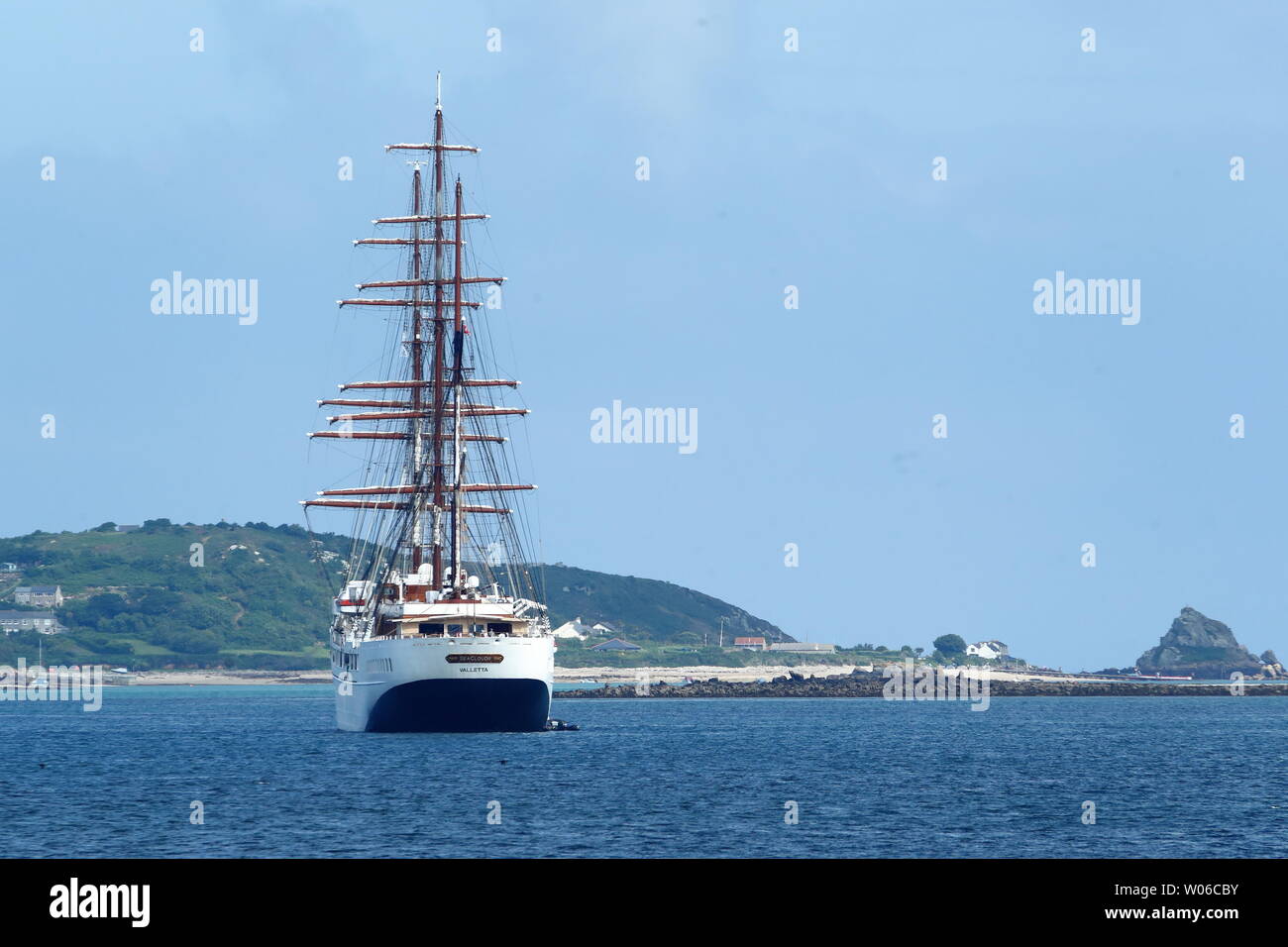 Le navire de croisière Sea Cloud II de la Valletta ancré à St Marys, Penzance, Cornwall, UK Banque D'Images