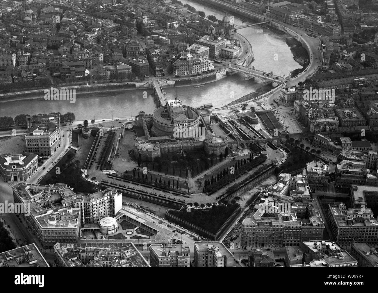Roma, veduta aerea di Castel Sant'Angelo, 1940 Banque D'Images