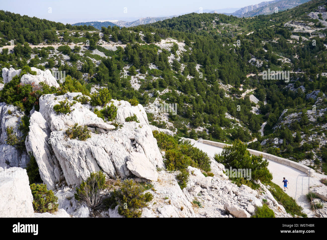 Vue de l'arrière-pays de la vue panoramique de beledere, Sugiton calanque, Marseille Luminy, Bouches-du-Rhône, France Banque D'Images
