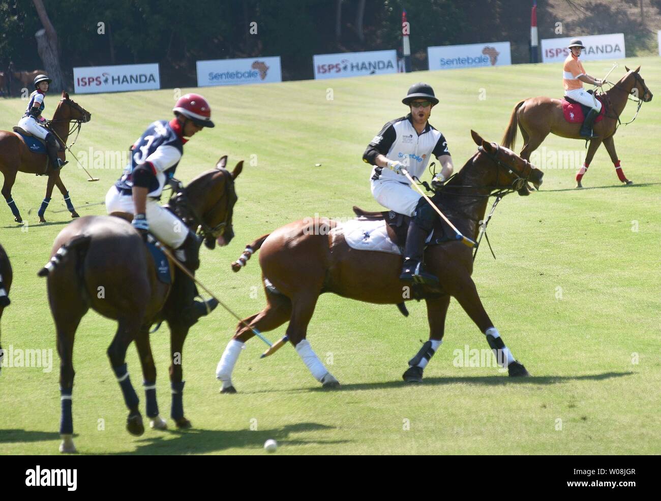 Rome, le prince Harry au Roma Polo Club joue le FSI Sentebale Handa Polo Cup.  Quand : 24 mai 2019 Credit : IPA/WENN.com **Uniquement disponible pour  publication au Royaume-Uni, USA, Allemagne, Autriche,