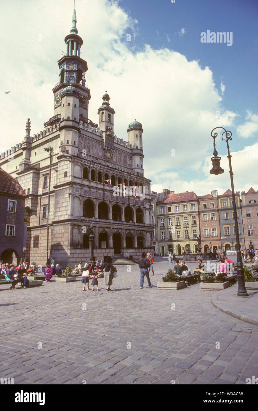 POZNAN POLOGNE Mairie à la place du vieux marché et de la vieille ville reconstruite à partir de la seconde guerre mondiale Banque D'Images