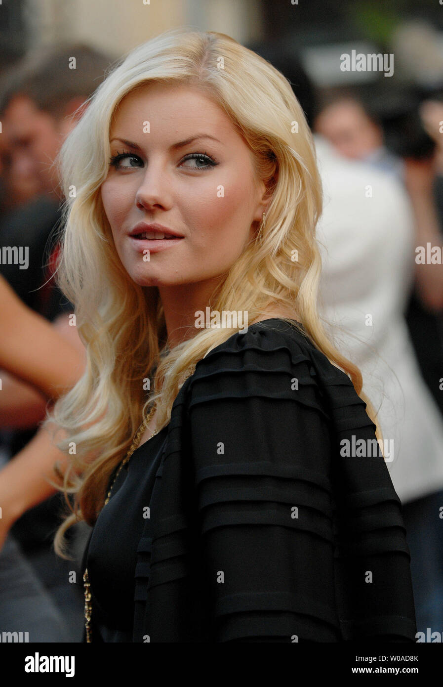 Elisha Cuthbert arrive sur le tapis rouge pour les MuchMusic Video Awards au siège de CityTV de Toronto, Canada le 18 juin 2006. (Photo d'UPI/Christine Chew) Banque D'Images