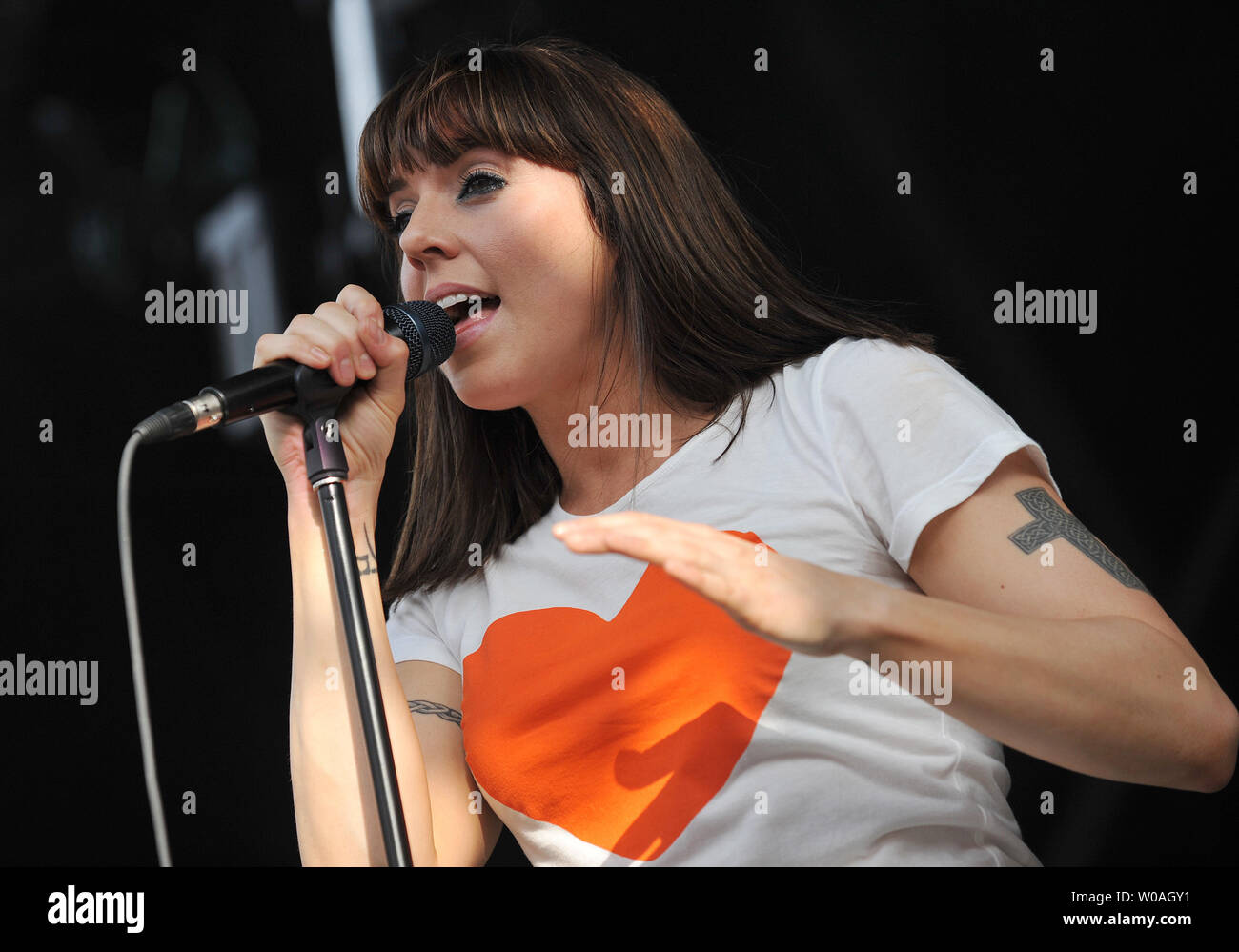 Ex-Spice Girl Melanie C effectue un concert gratuit sur une scène extérieure au cours des célébrations de fin de semaine de la fierté dans le centre-ville de Toronto, Canada le 28 juin 2008. (Photo d'UPI/Christine Chew) Banque D'Images Ex-Spice Girl Melanie C effectue un concert gratuit sur une scène extérieure au cours des célébrations de fin de semaine de la fierté dans le centre-ville de Toronto, Canada le 28 juin 2008. (Photo d'UPI/Christine Chew) Banque D'Images