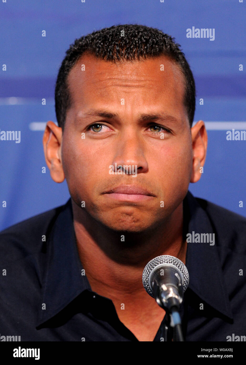 New York Yankees' de troisième but Alex Rodriguez parle de son utilisation de drogues améliorant la performance au cours d'une conférence de presse à Steinbrenner Field à Tampa (Floride) le 17 février 2009. Un rapport publié récemment a montré que Rodriguez testé positif à une substance interdite en 2003. (UPI Photo/Kevin Dietsch) Banque D'Images