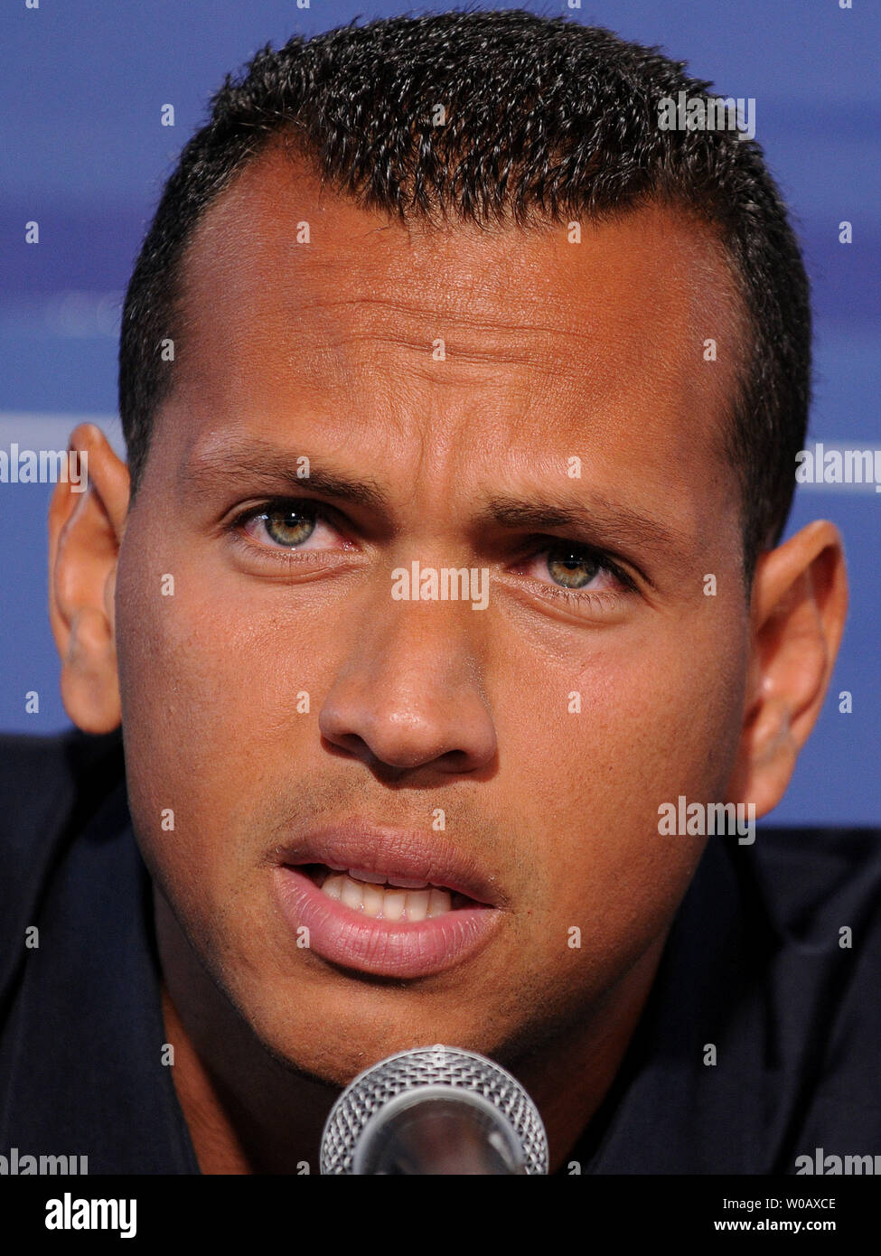 New York Yankees' de troisième but Alex Rodriguez parle de son utilisation de drogues améliorant la performance au cours d'une conférence de presse à Steinbrenner Field à Tampa (Floride) le 17 février 2009. Un rapport publié récemment a montré que Rodriguez testé positif à une substance interdite en 2003. (UPI Photo/Kevin Dietsch) Banque D'Images