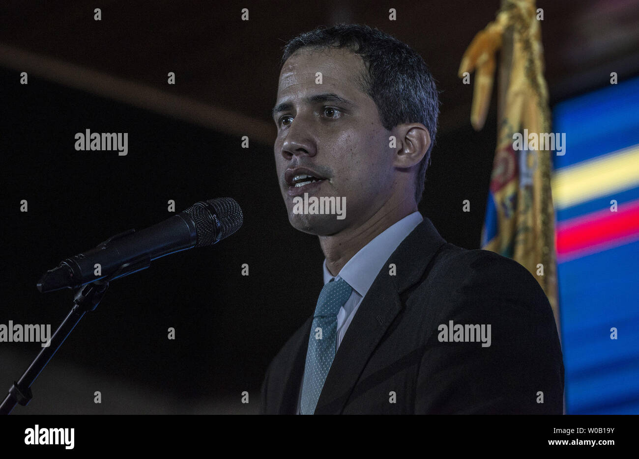 Le Président de l'Assemblée nationale vénézuélienne Juan Guaido, qui a lui-même nommé président intérimaire, prononce un discours lors de sa présentation d'un plan de sauvetage économique et social pour le pays à l'Universidad Central de Venezuela (UCV) à Caracas, Venezuela, le 31 janvier 2019. Le chef de l'opposition du Venezuela Juan Guaido a été d'exposer ses plans pour s'attaquer à la crise économique du pays jeudi après les législateurs européens reconnaît comme le chef d'État par intérim -- un autre pas en avant dans son offre d'éliminer le président Nicolas Maduro. photo par Marcelo Perez/ UPI Banque D'Images