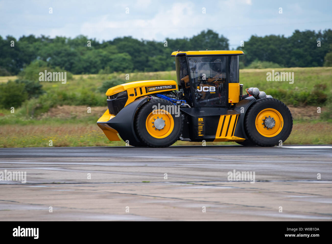 JCB Agri-machinery fabrique faire un nouveau record de vitesse pour un tracteur de 103.6 mph, battant le précédent record établi à 87,27 mph Mars 2018 Banque D'Images