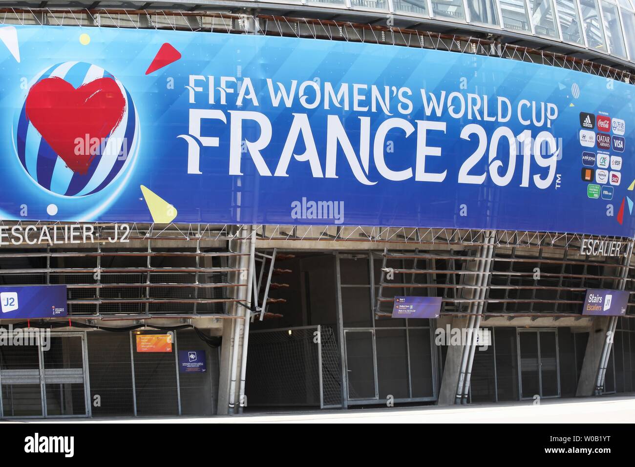 Grenoble, France - 15 juin 2019 : Façade du Stade des Alpes à Grenoble pendant la Coupe du monde féminine de la FIFA 2019 en France Banque D'Images