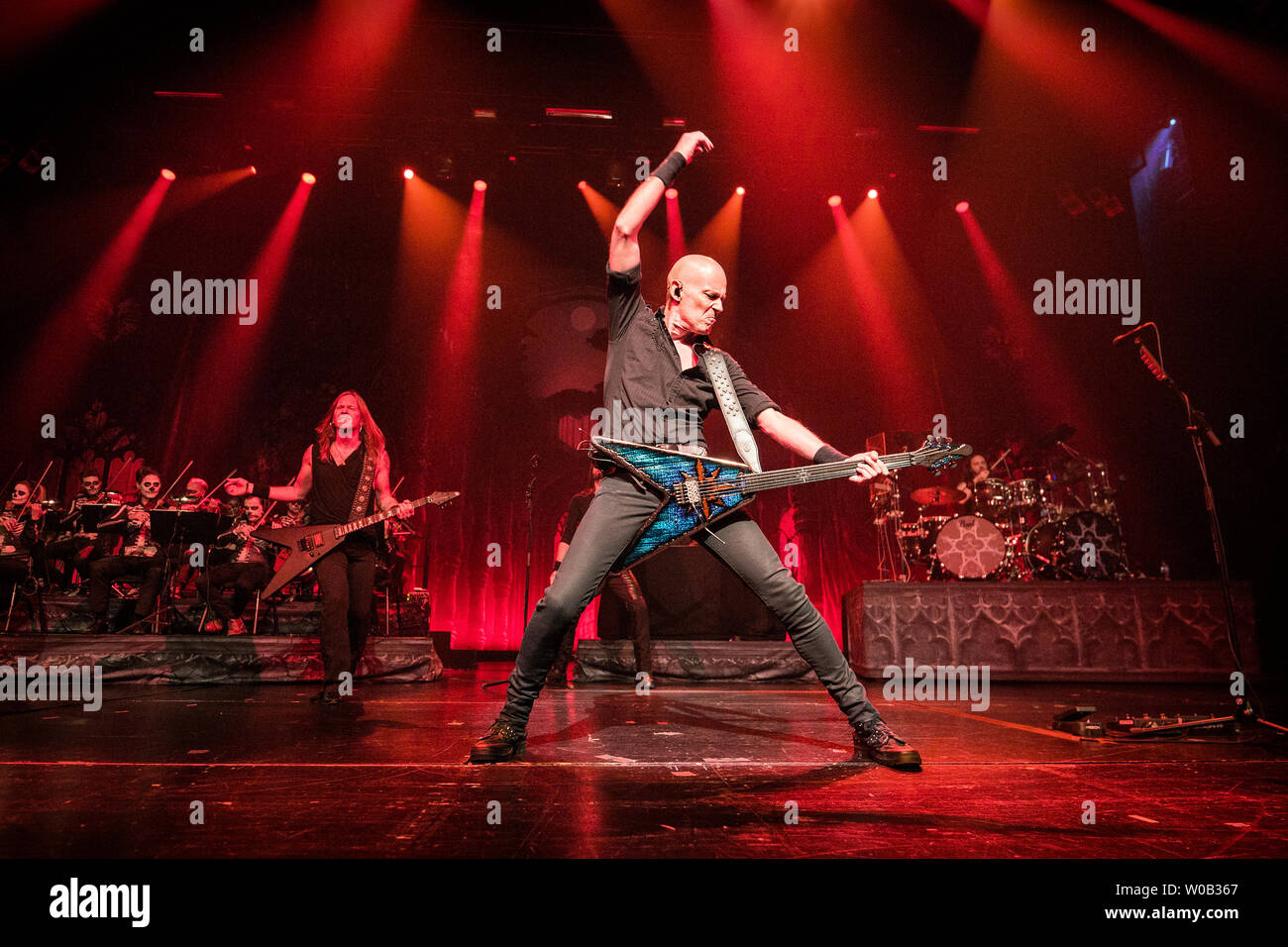 Oslo, Norvège. 26 Juin, 2019. Oslo, Norvège - le 26 juin 2019. Le groupe de heavy metal allemand accepter effectue un concert live à l'Opéra National et du ballet à Oslo dans le cadre de l'ouverture pour montrer le festival de musique norvégienne de tonnes de 2019. Ici le guitariste Wolf Hoffmann est vu sur scène. (Photo crédit : Gonzales Photo/Alamy Live News Banque D'Images