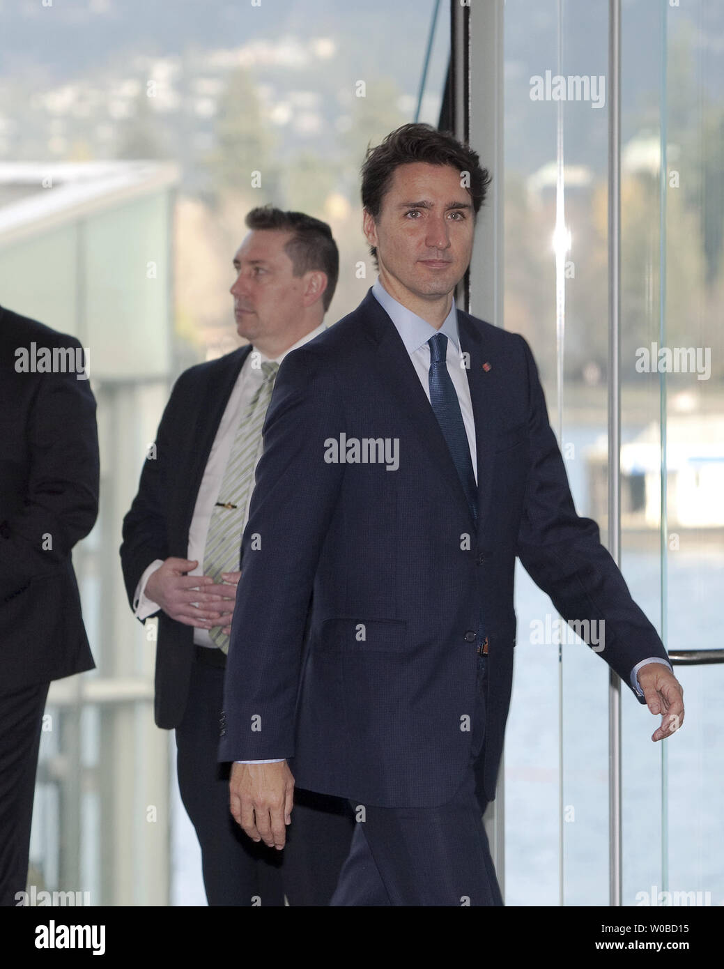 Le premier ministre du Canada, Justin Trudeau arrive à l'ouverture de la séance plénière au cours de la 2017 des ministres de la défense de maintien de la paix des Nations Unies dans la région de Vancouver (Colombie-Britannique), le 15 novembre 2017. UPI/Heinz Ruckemann Banque D'Images