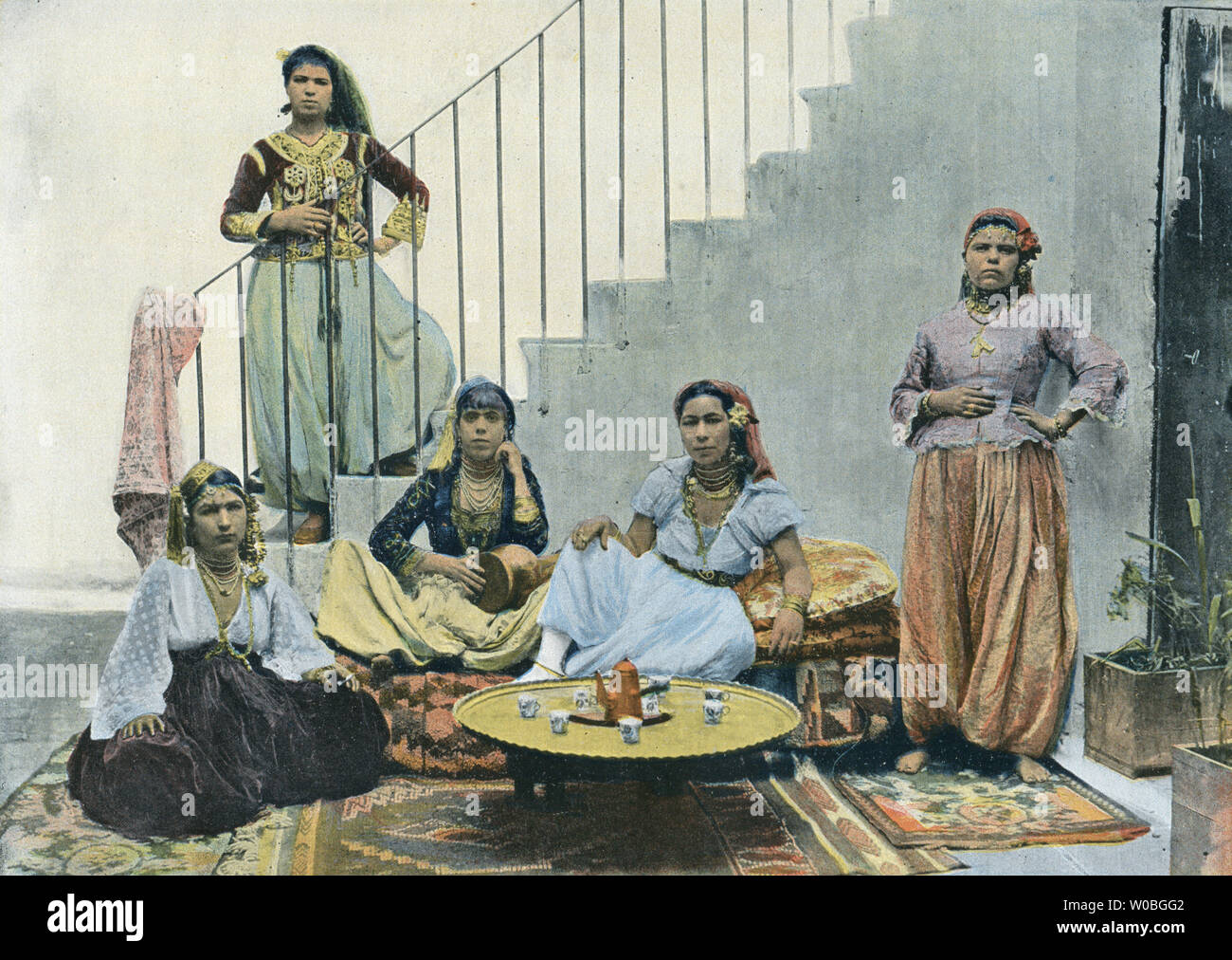 Les femmes, des vêtements traditionnels, l'Algérie Banque D'Images