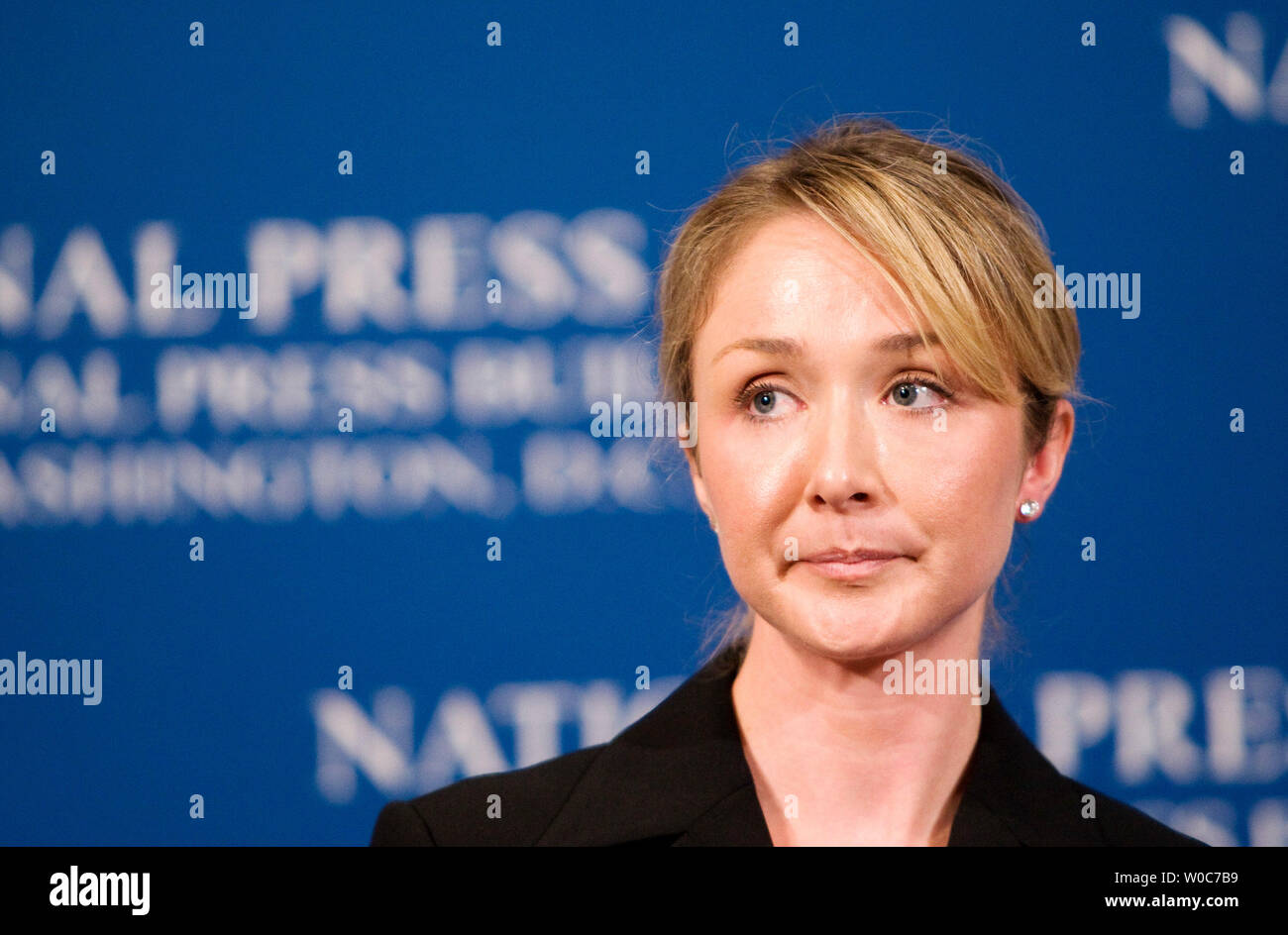 Alexandra Cousteau, petite-fille du commandant Jacques-Yves Cousteau et co-fondateur de EarthEcho International, parle de l'importance de la conservation de l'eau et la crise mondiale de l'eau au National Press Club à Washington le 9 mai 2008. (Photo d'UPI/Patrick D. McDermott) Banque D'Images