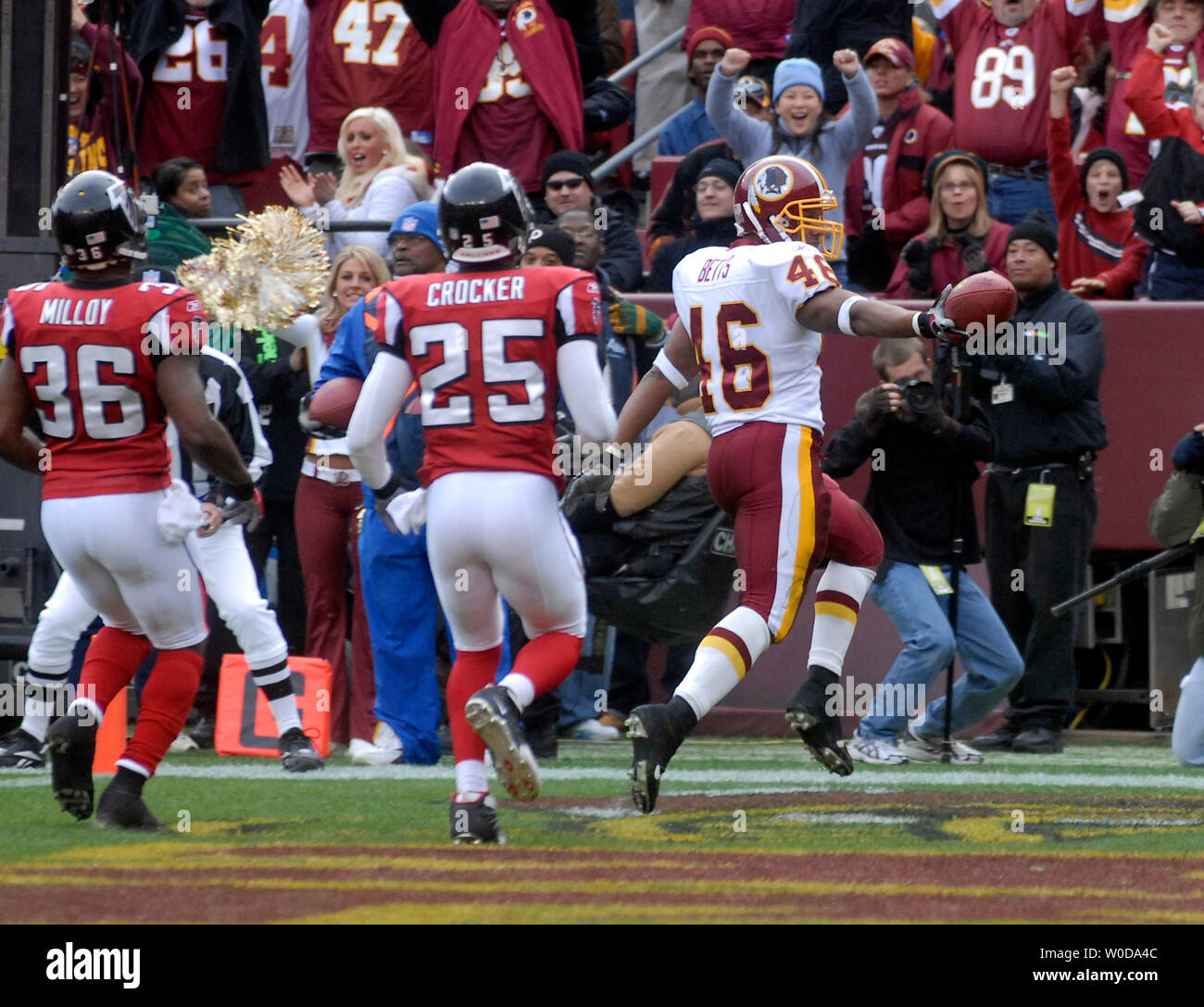 Redskins de Washington d'utiliser de nouveau Ladell Betts s'exécute pour un 8 verges contre les Falcons d'Atlanta, au cours du premier trimestre à Fed Ex Field dans Largo, Maryland le 3 décembre 2006. (UPI Photo/Kevin Dietsch) Banque D'Images