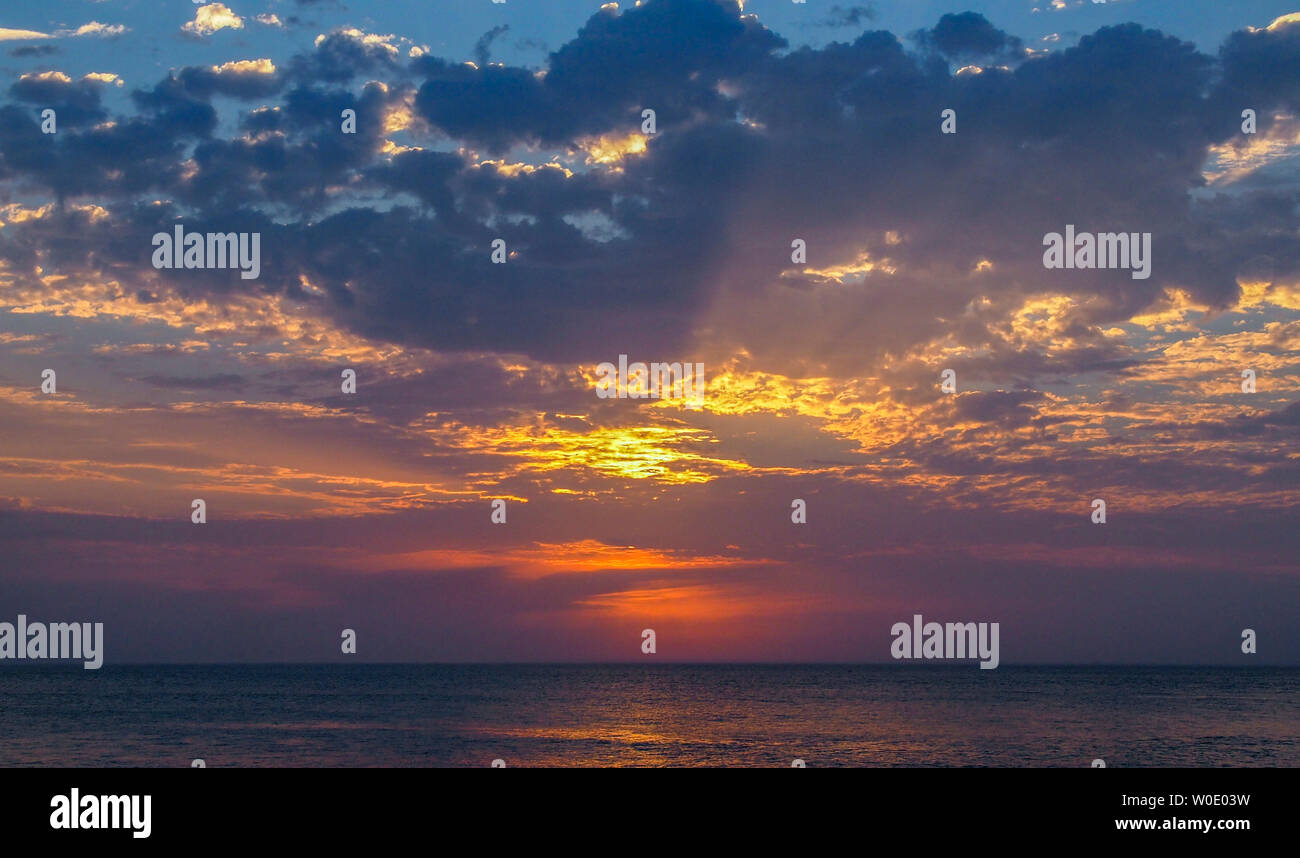 L'Afrique du Sud, province du Cap Occidental, Garden Route, coucher de soleil sur l'Océan Indien, Jeffreys Bay Banque D'Images