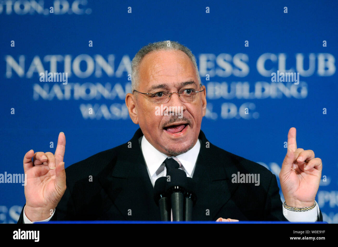 Le révérend Jeremiah Wright, pasteur de la Trinity United Church of Christ (TUCC) et ancien mentor spirituel de le candidat démocrate Barack Obama, parle à des ressortissants Press Club à Washington le 28 avril 2008. Wright a parlé sur la théologie noire et ses traditions tout au long de l'histoire américaine et a déclaré que les récentes attaques contre les médias lui-même étaient vraiment des attaques contre l'Eglise Noire. (UPI Photo/Kevin Dietsch) Banque D'Images