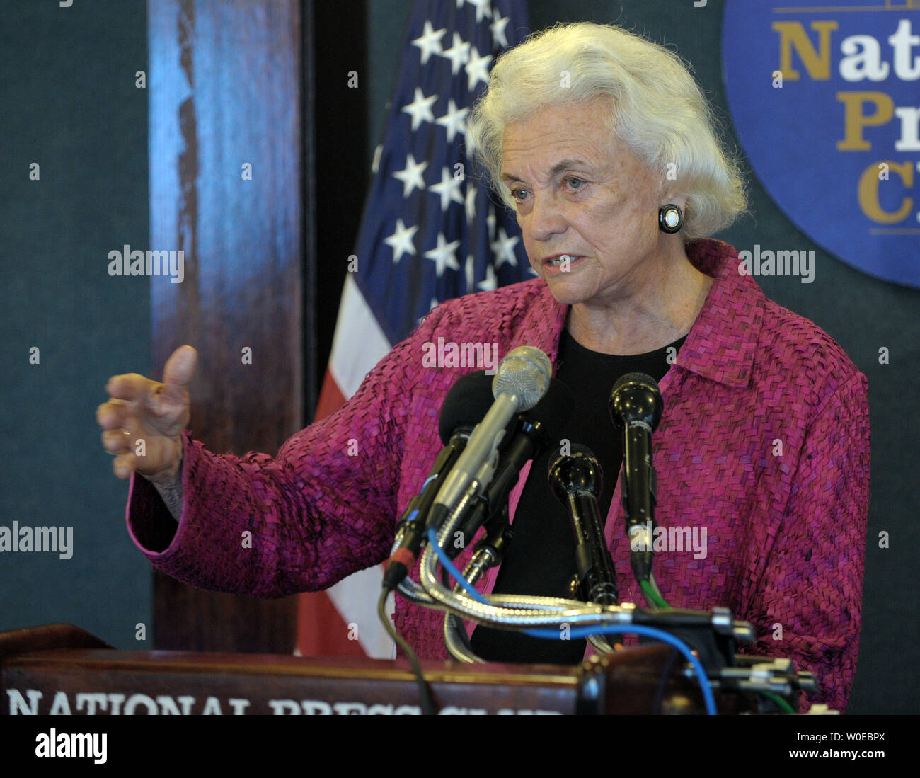 La Cour suprême à la retraite la Juge Sandra Day O'Connor parle de Henry Clay lors d'une conférence de presse pour annoncer le lancement du Centre Henry Clay pour hommes d'étudiant du premier congrès à Washington le 13 juin ,2008. (Photo d'UPI/Roger L. Wollenberg) Banque D'Images