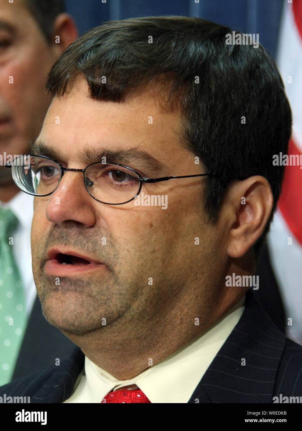 Gus Bilirakis rép. (R-FL) parle de la tournée récente prise par les Républicains de la Chambre National Renewable Energy Laboratory à Golden, Colorado, Alaska's Prudhoe Bay et plaine côtière arctique, à Washington le 22 juillet 2008. (Photo d'UPI/Jack Hohman) Banque D'Images