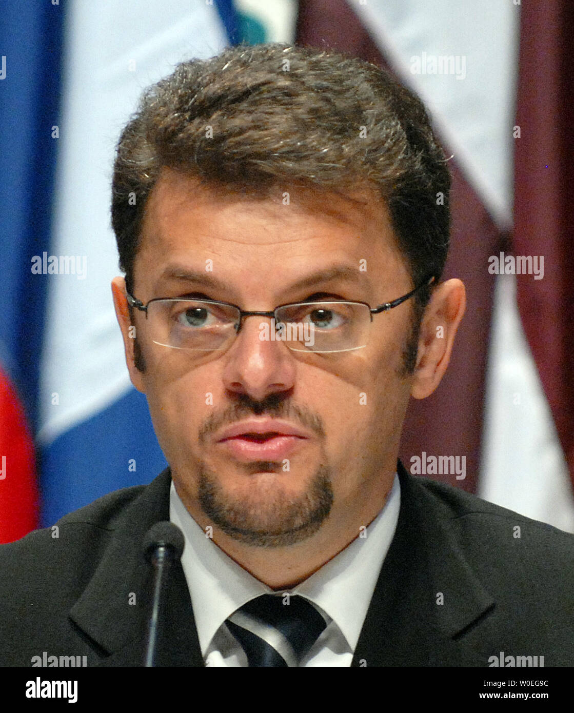 Le président des Conseils des gouverneurs, S.E. Zoran Stavreski parle pendant le Fonds monétaire international et de la Banque Mondiale Rapport annuel 2008 Conseils des gouverneurs, réunion à Washington le 13 octobre 2008. Stavreski est le vice-premier ministre de l'économie de l'ex-République yougoslave de Macédoine. (Photo d'UPI/Roger L. Wollenberg) Banque D'Images