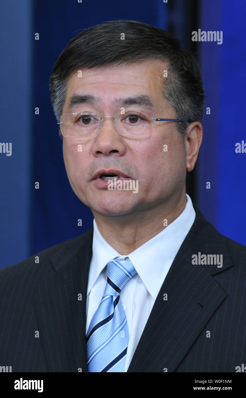 Au Secrétaire au Commerce Gary Locke parle de la conversion à la TVN à Washington le 10 juin 2009. Stations de télévision à partir du vendredi sera tenue de diffuser dans le nouveau format numérique. (UPI Photo/Kevin Dietsch) Banque D'Images