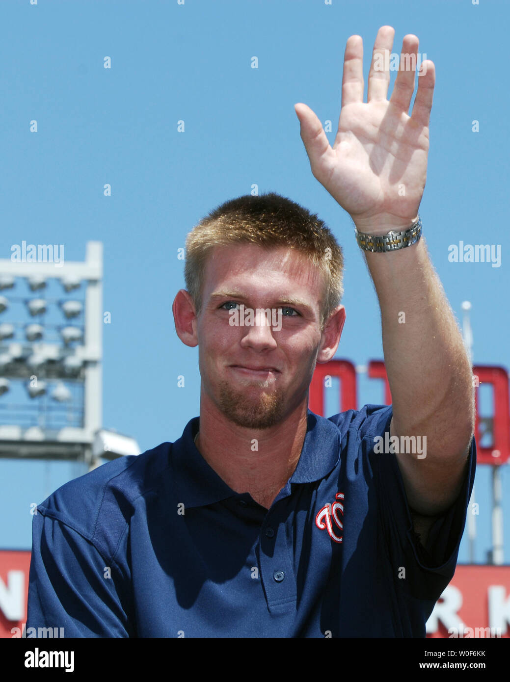 Stephen Strasburg, le premier choix dans la MLB 2009 Des joueurs de première année, est présenté en tant que nouveau membre de la Washington Nationals au Championnat National Park à Washington le 21 août 2009. UPI/Alexis C. Glenn Banque D'Images