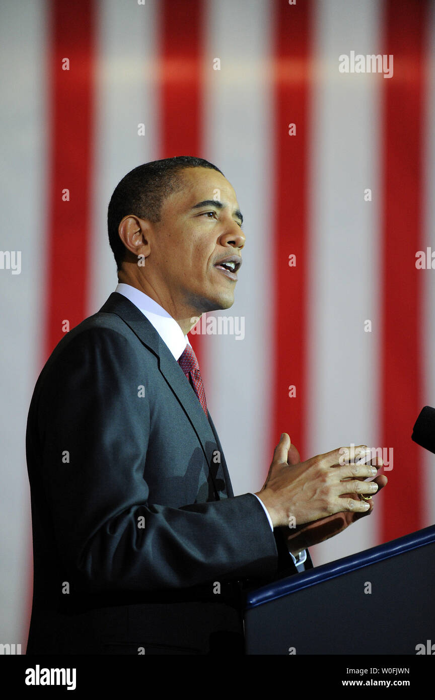 Le président des États-Unis, Barack Obama, prononce une allocution sur la sécurité énergétique à Joint Base Andrews Naval Air Facility dans le Maryland le 31 mars 2010. UPI/Kevin Dietsch Banque D'Images