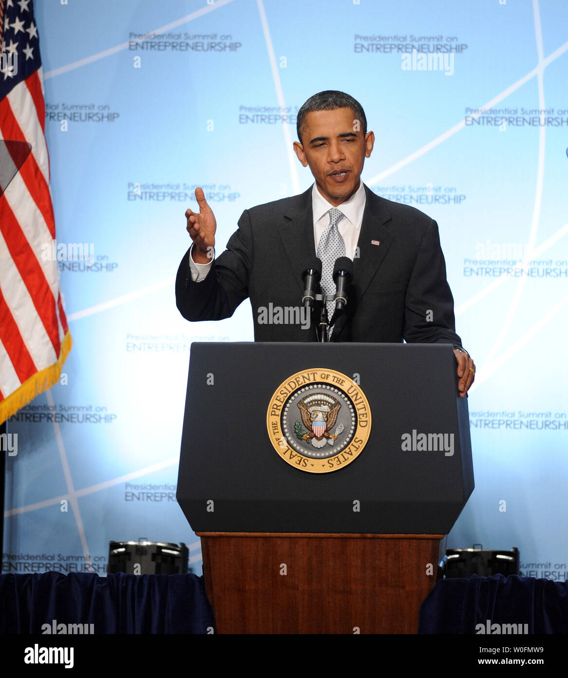 Le président des États-Unis, Barack Obama parle aux délégués au Sommet présidentiel sur l'entrepreneuriat au Ronald Reagan Building à Washington le 26 avril 2010. UPI/Roger L. Wollenberg Banque D'Images