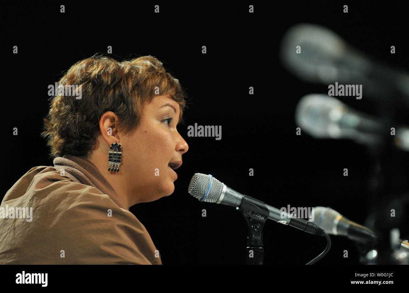 L'administrateur de l'EPA, Lisa Jackson participe à un groupe de discussion sur l'utilisation de dispersants lors d'une audition publique sur la réponse à la marée noire de Deepwater Horizon de BP, à Washington le 27 septembre, 2010. UPI/Kevin Dietsch Banque D'Images