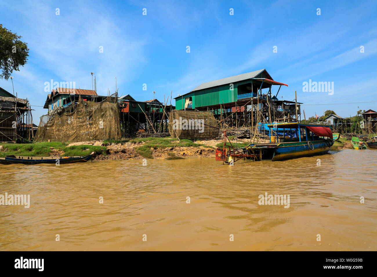 Kampong Phluk, KOMPONG PHLUK, Kompong Pluk ou Kampong Pluk un village construit sur pilotis sur le lac Tonlé Sap, près de Siem Reap, Cambodge, Asie du sud-est Banque D'Images