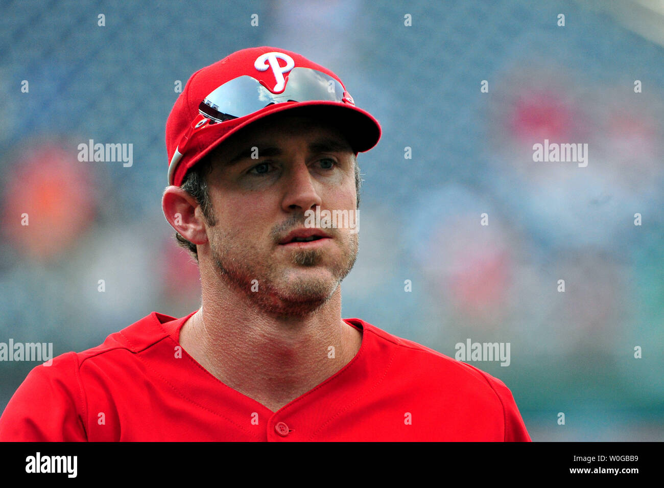 Le deuxième but des Phillies de Philadelphie Chase Utley se réchauffe au cours de la pratique au bâton avant leur match contre les Nationals de Washington, au Championnat National Park à Washington le 31 mai 2011. UPI/Kevin Dietsch Banque D'Images