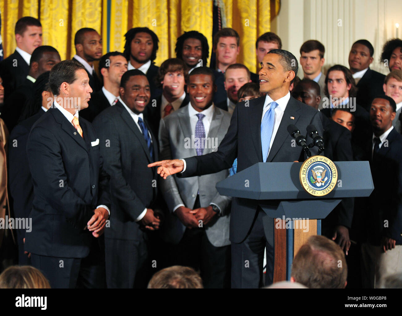 Le président Barack Obama prononce une allocution lors d'une cérémonie en l'honneur du Champion NCAA 2010 Auburn Tigers dans l'Est à la Maison Blanche à Washington le 8 juin 2011. UPI/Kevin Dietsch Banque D'Images