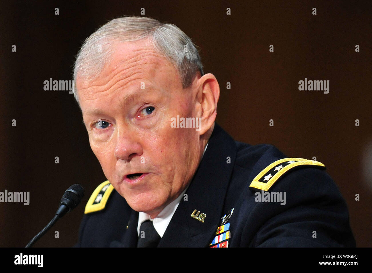 Le général Martin Dempsey témoigne de l'armée au cours de son des forces armées du Sénat audition des candidats d'être chef d'état-major interarmées à Washington le 26 juillet 2011. UPI/Kevin Dietsch Banque D'Images